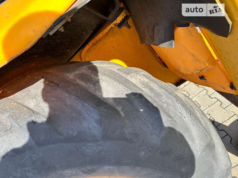 Екскаватор навантажувач JCB 3CX 2000 в Горохові