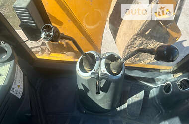 Экскаватор погрузчик JCB 3CX 2005 в 