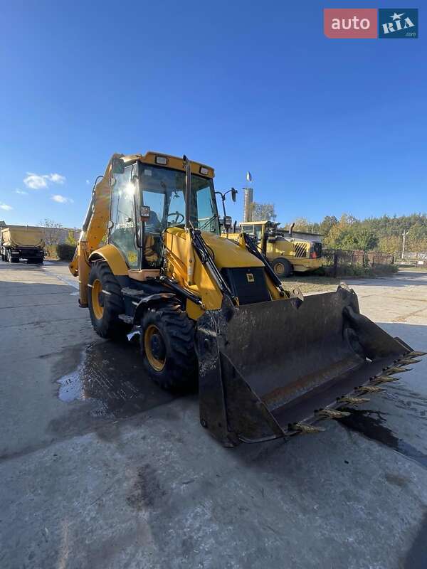 Экскаватор погрузчик JCB 3CX 2007 в Стоянке