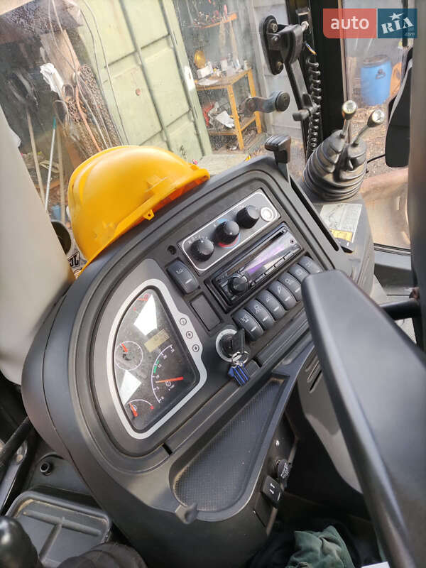 Екскаватор навантажувач JCB 3CX 2011 в Луцьку фото 4 Екскаватор навантажувач JCB 3CX 2011 в Луцьку