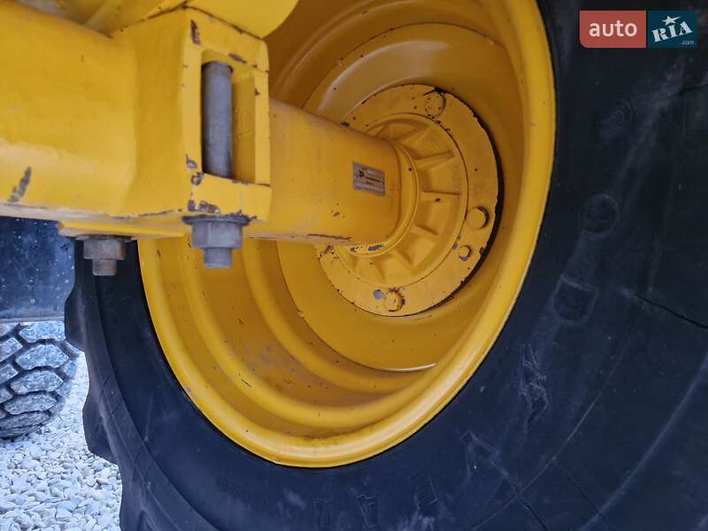 Экскаватор погрузчик JCB 3CX 2005 в Черновцах