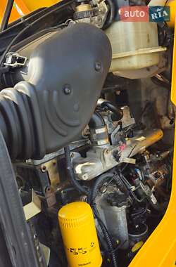 Екскаватор навантажувач JCB 3CX 2011 в 