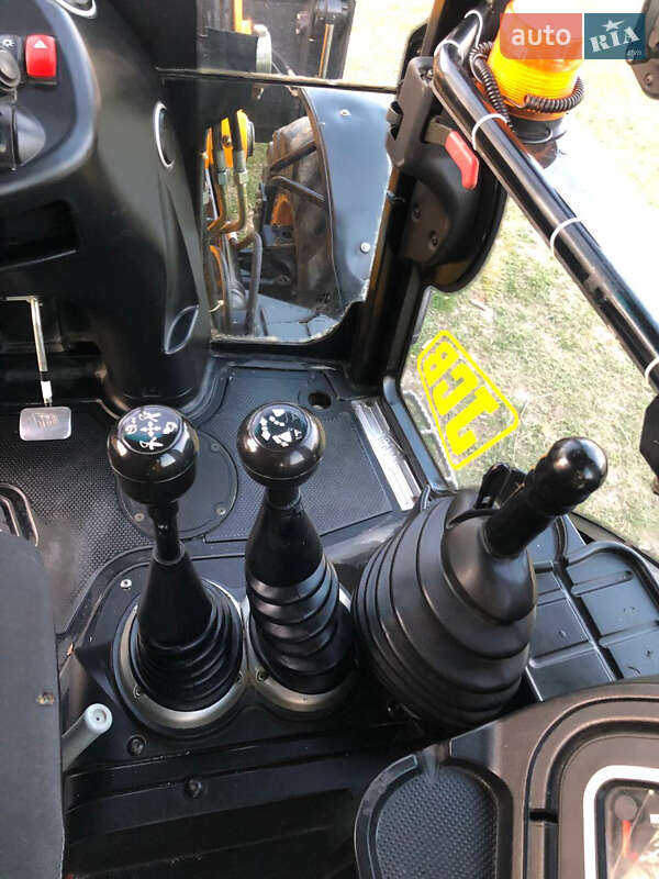 Екскаватор навантажувач JCB 3CX 2014 в Івано-Франківську
