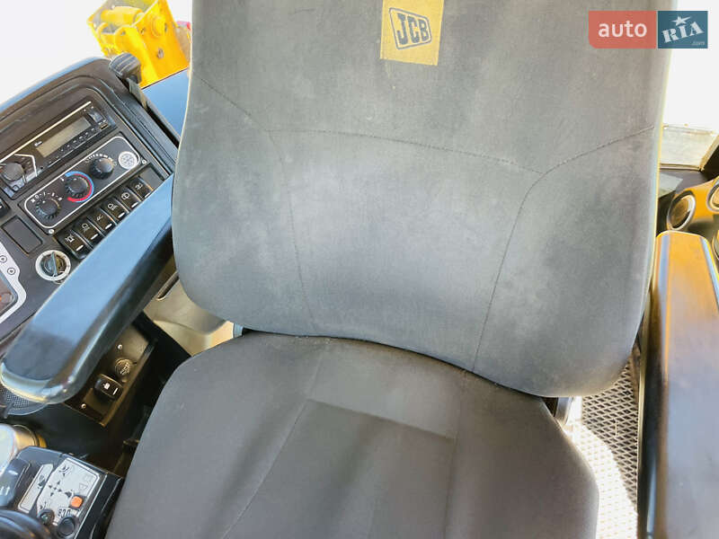 Экскаватор погрузчик JCB 3CX 2010 в Черновцах
