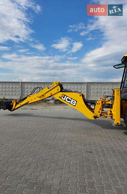 Экскаватор погрузчик JCB 3CX 2013 в 