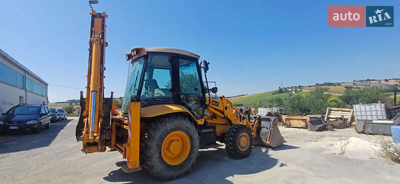 Екскаватор навантажувач JCB 3CX 2002 в Чернівцях