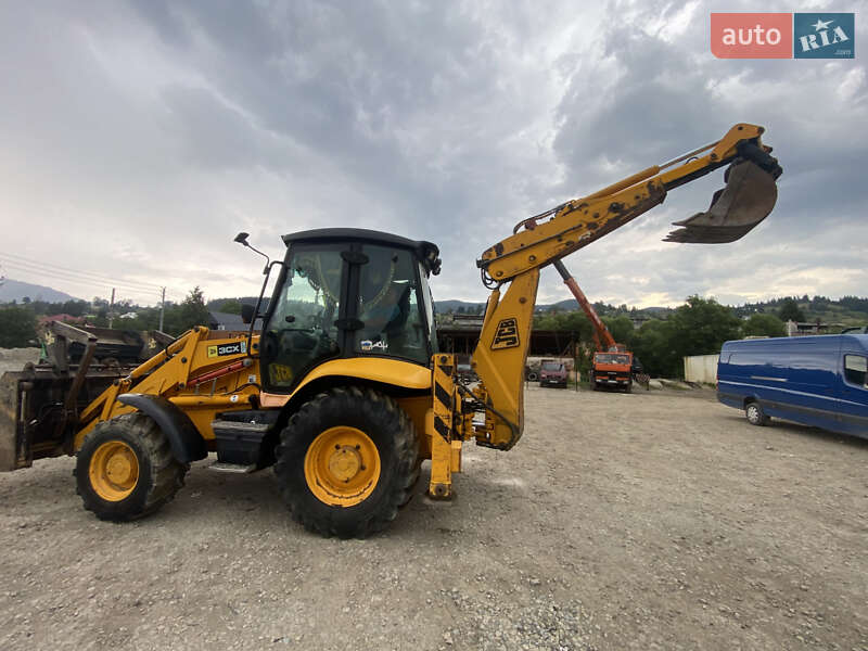 Екскаватор навантажувач JCB 3CX 2004 в Ворохті