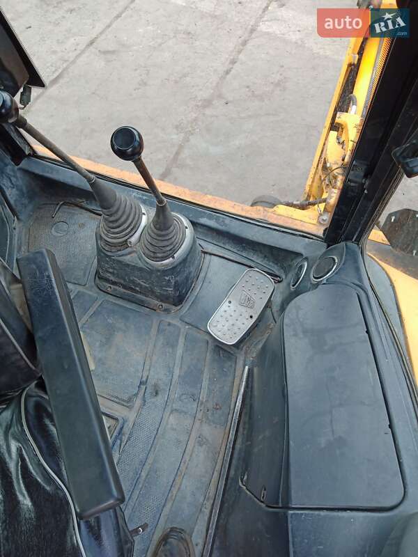 Екскаватор навантажувач JCB 3CX 2003 в Кривому Розі фото 3 Екскаватор навантажувач JCB 3CX 2003 в Кривому Розі