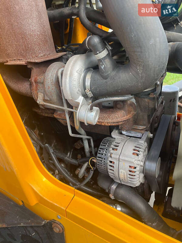 Экскаватор погрузчик JCB 3CX 2006 в Черновцах