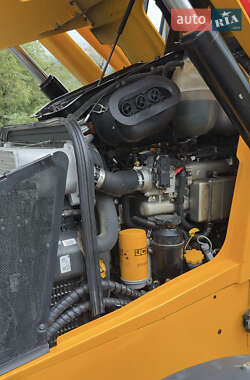 Екскаватор навантажувач JCB 3CX 2018 в 