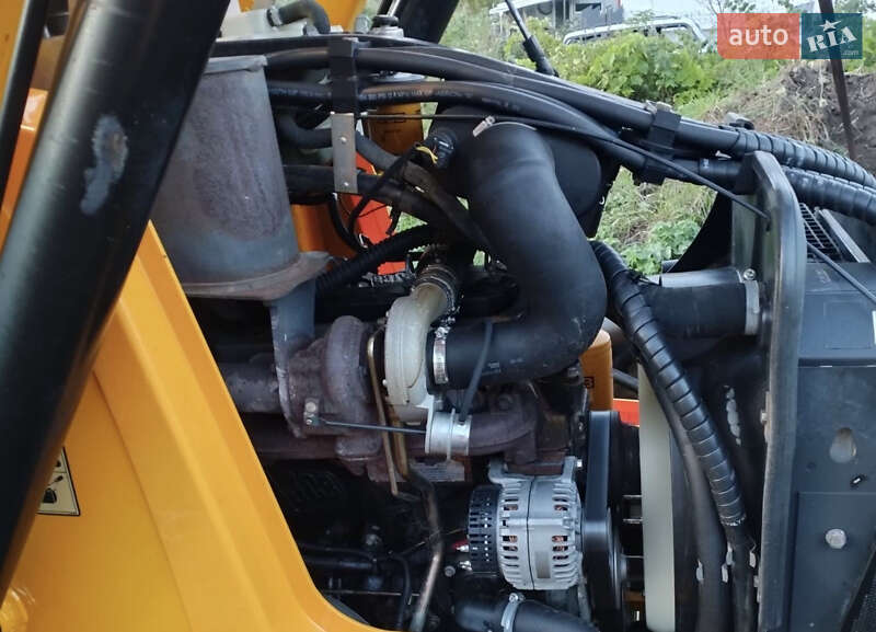 Екскаватор навантажувач JCB 3CX 2010 в Львові