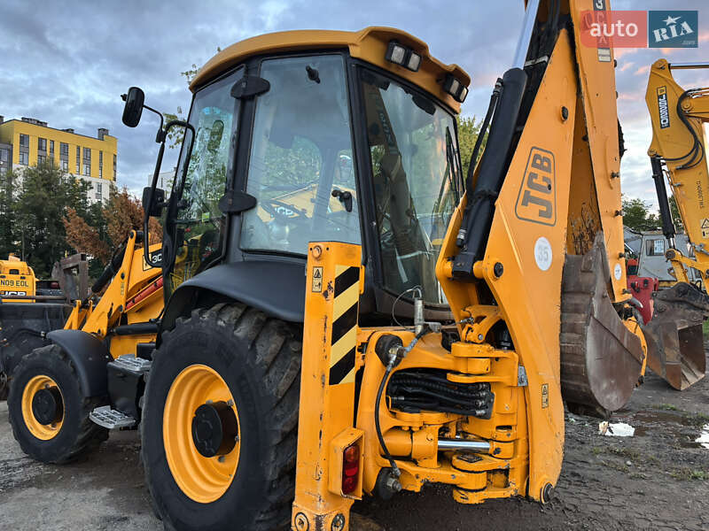 Экскаватор погрузчик JCB 3CX 2010 в Львове