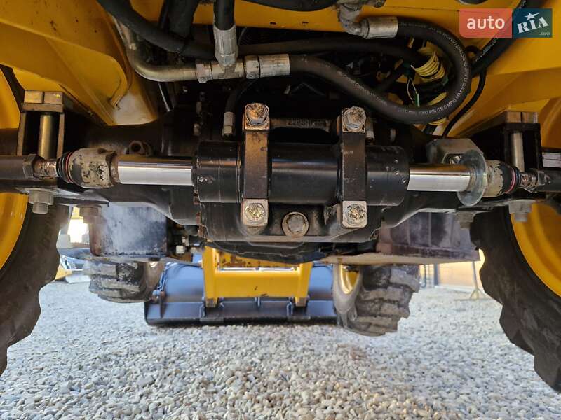 Экскаватор погрузчик JCB 3CX 2009 в Черновцах