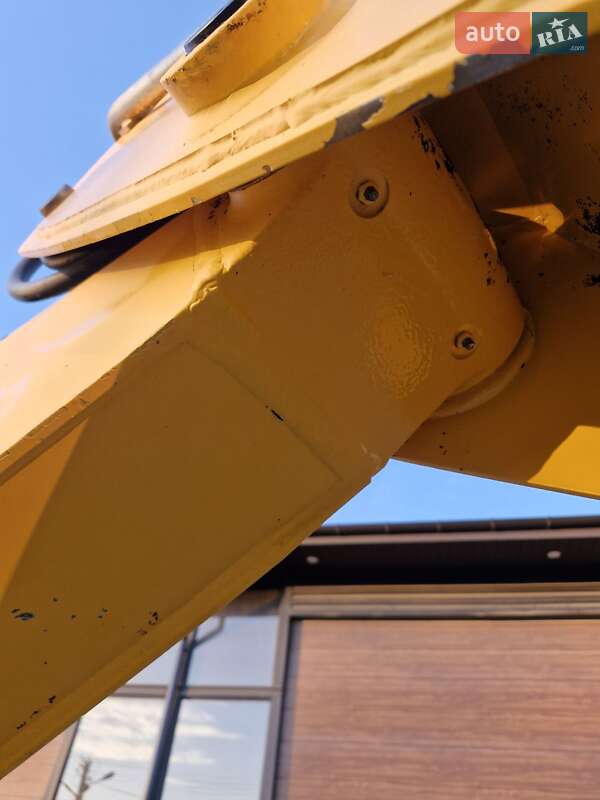 Экскаватор погрузчик JCB 3CX 2009 в Черновцах