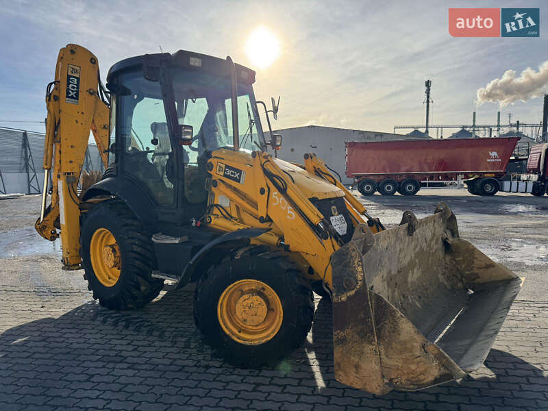 Колесный экскаватор JCB 3CX 2007 в Городке