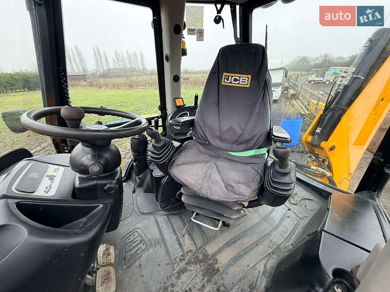 Экскаватор погрузчик JCB 3CX 2011 в Киеве