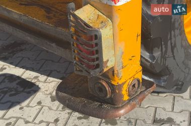 Экскаватор погрузчик JCB 3CX 2006 в Житомире