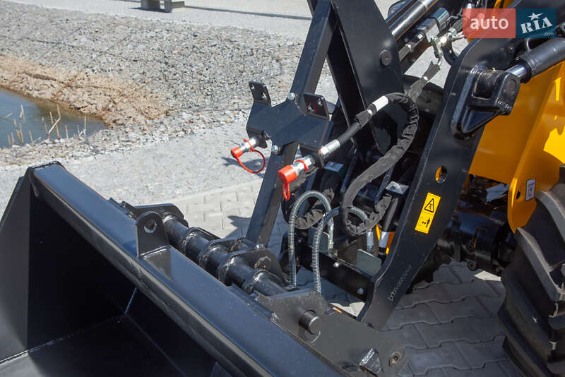 Фронтальный погрузчик JCB 403 2021 в Житомире