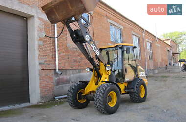 Фронтальный погрузчик JCB 406 2011 в Виннице