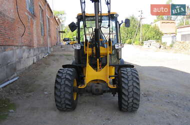 Фронтальный погрузчик JCB 406 2011 в Виннице