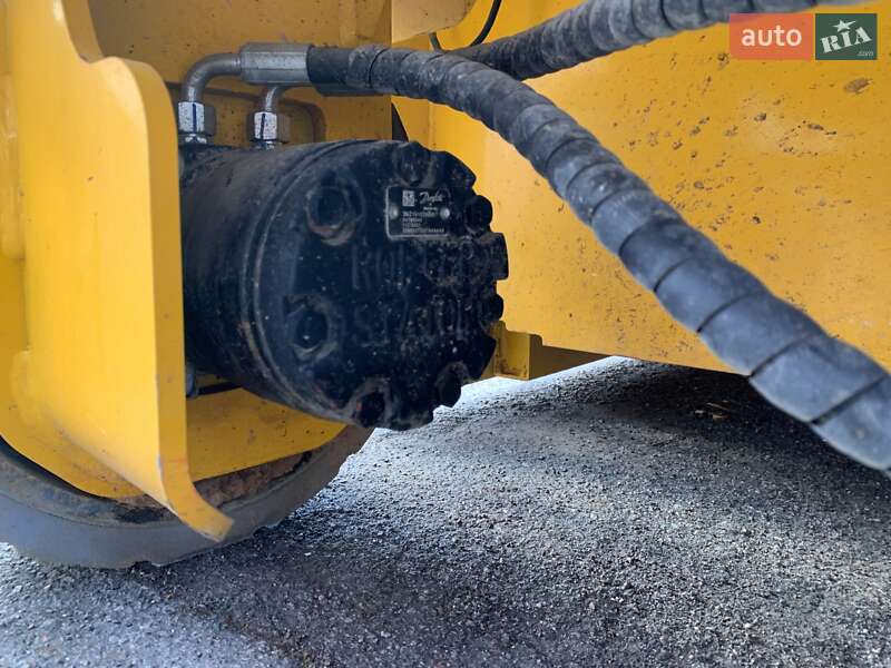 Ножичний підйомник JCB 406 2019 в Києві