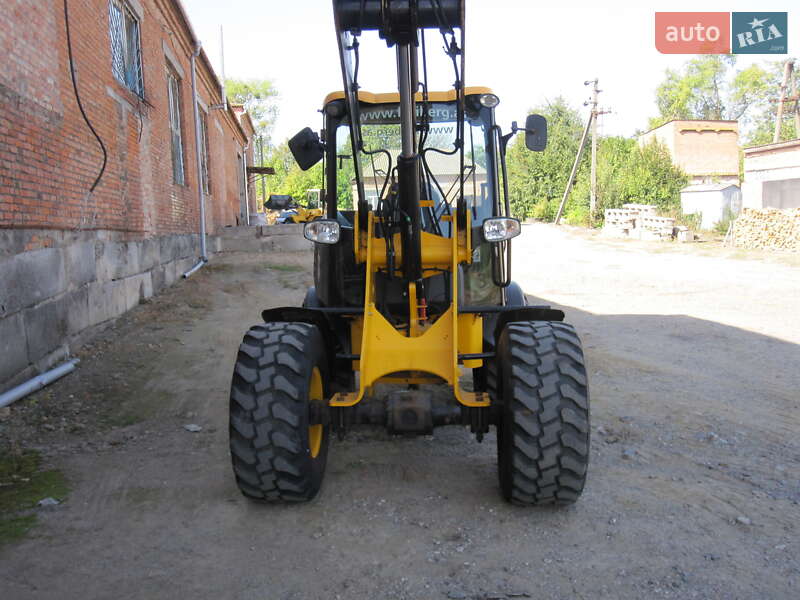 Фронтальный погрузчик JCB 406 2011 в Виннице