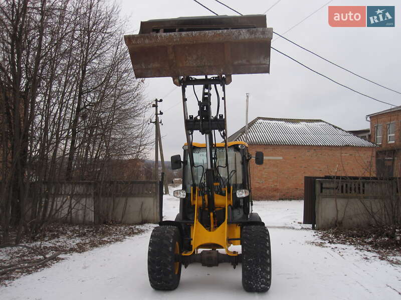 Фронтальні навантажувачі JCB 406 2011 в Вінниці