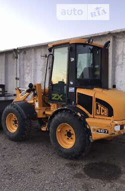 Фронтальный погрузчик JCB 407 2000 в Ужгороде