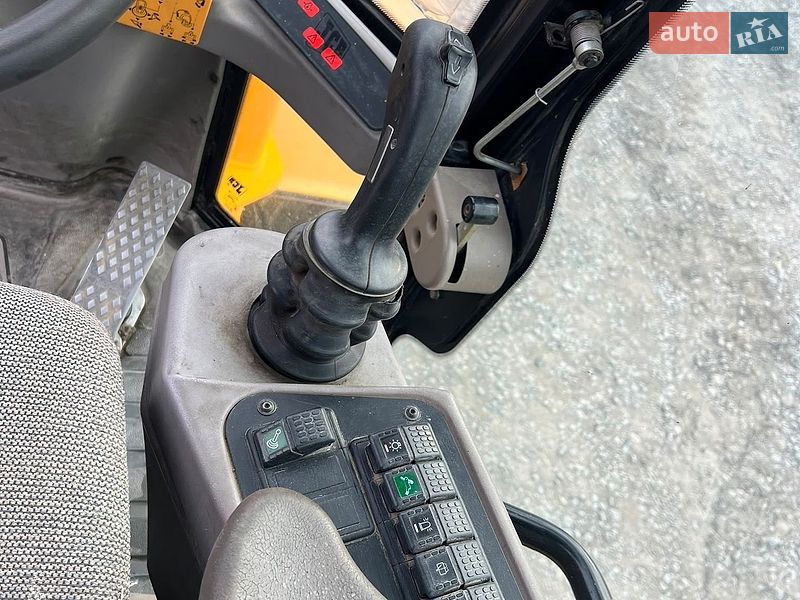 Фронтальный погрузчик JCB 407 2002 в Недобоевцах фото 15 Фронтальный погрузчик JCB 407 2002 в Недобоевцах
