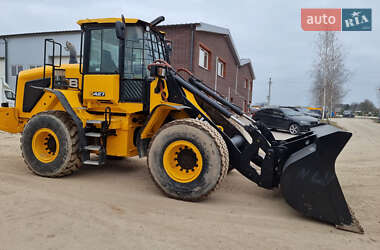 Фронтальный погрузчик JCB 427 НТ 2021 в 