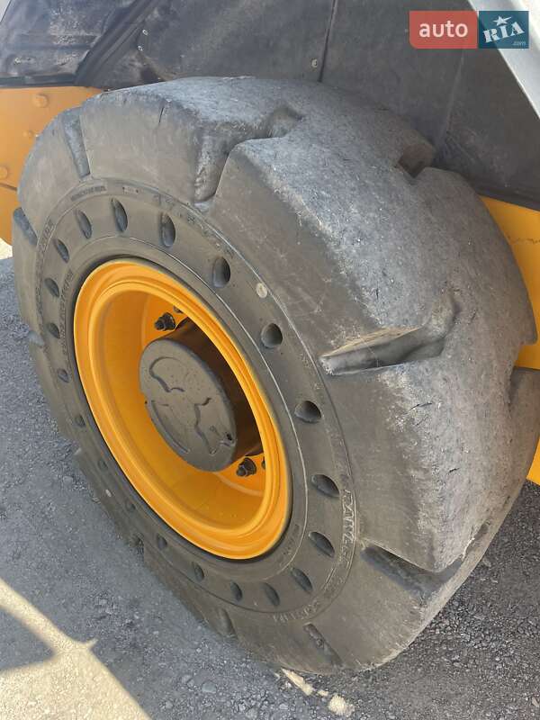 Фронтальный погрузчик JCB 427 2018 в Кременчуге