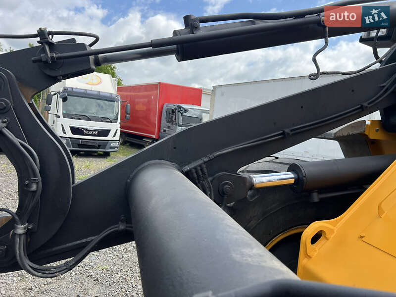 Фронтальный погрузчик JCB 436 2010 в Луцке