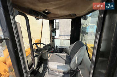 Фронтальный погрузчик JCB 456 2005 в 
