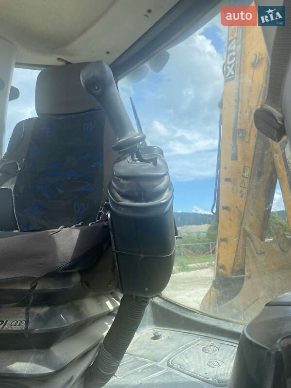 Екскаватор навантажувач JCB 4CX 2011 в Ужгороді