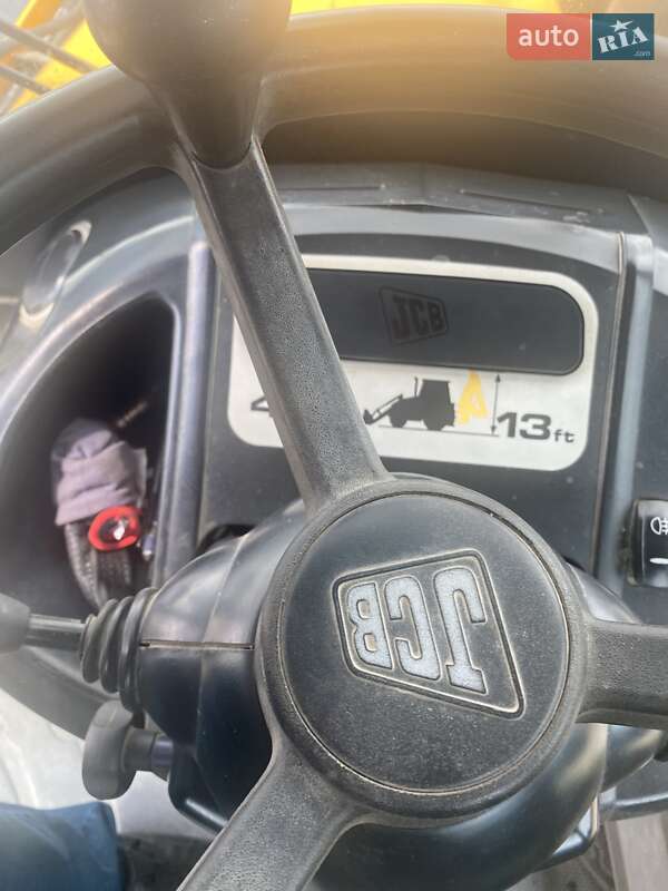 Екскаватор навантажувач JCB 4CX 2011 в Ужгороді