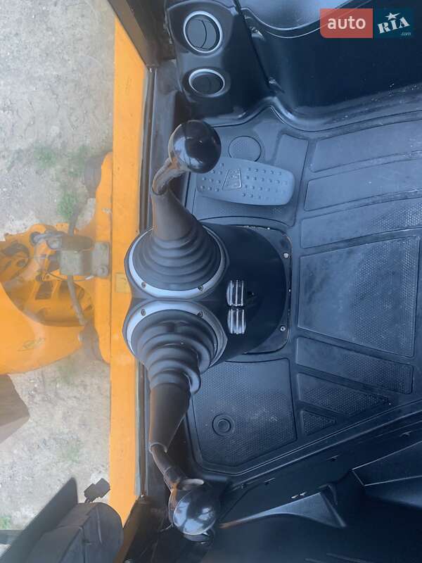 Экскаватор погрузчик JCB 4CX 2011 в Богородчанах