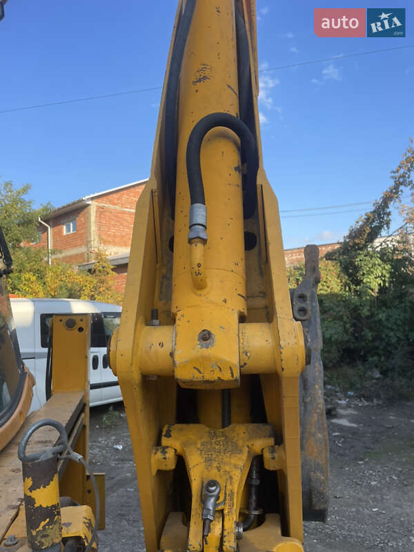 Екскаватор навантажувач JCB 4CX 2003 в Чернівцях