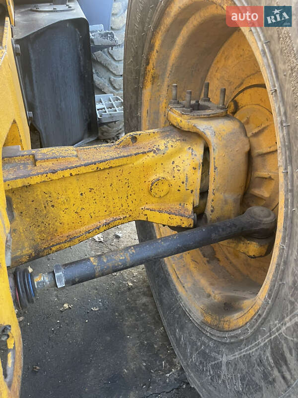 Екскаватор навантажувач JCB 4CX 2003 в Чернівцях