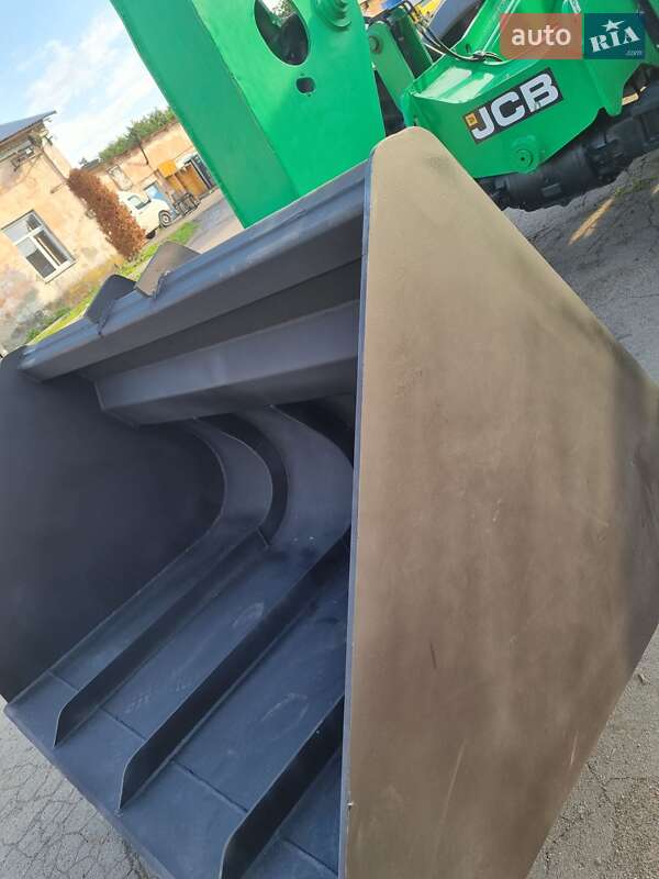 Телескопический погрузчик JCB 516-40 2015 в Ровно