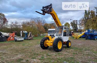 Фронтальный погрузчик JCB 520 1990 в Черновцах