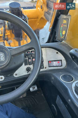 Телескопический погрузчик JCB 520 2011 в 