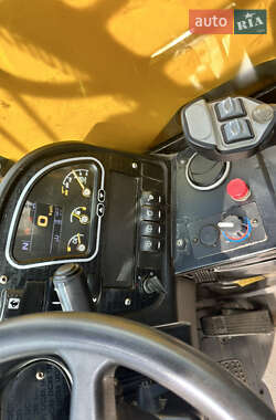 Телескопический погрузчик JCB 525-60 Hi-Viz 2015 в 