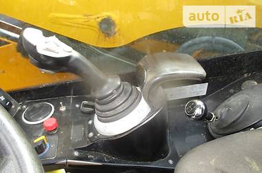 Фронтальный погрузчик JCB 526 2013 в 