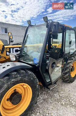 Телескопический погрузчик JCB 527-58 2012 в 