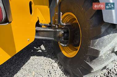 Телескопический погрузчик JCB 531-70 2015 в 