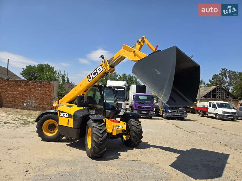 Телескопический погрузчик JCB 531-70 2012 в 
