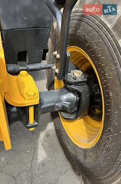 Телескопический погрузчик JCB 531-70 2013 в 