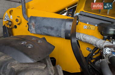 Телескопический погрузчик JCB 531-70 2015 в 