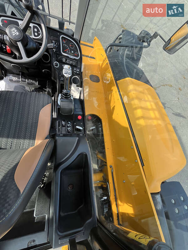 Телескопический погрузчик JCB 536-60 2012 в Черноморске