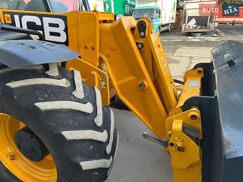 Телескопічні навантажувачі JCB 536/70 2012 в Луцьку